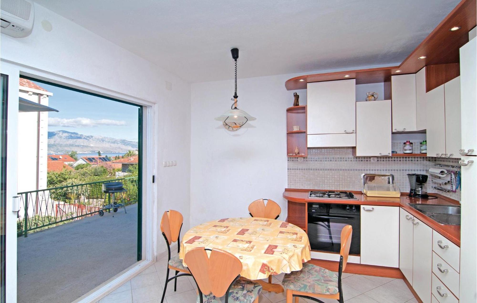 3 Bedroom Cozy Home In Supetar Zewnętrze zdjęcie