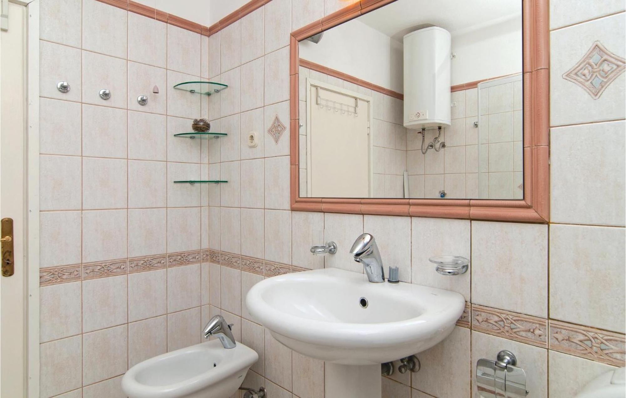 3 Bedroom Cozy Home In Supetar Zewnętrze zdjęcie